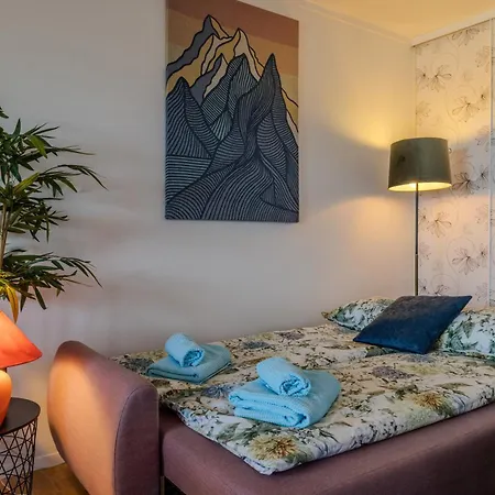 Sea & View With Balcony In Walkable Location Apartment *
