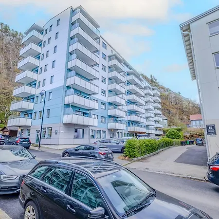 Sea & View With Balcony In Walkable Location Apartment