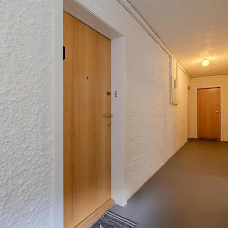 Sea & View With Balcony In Walkable Location Alesund